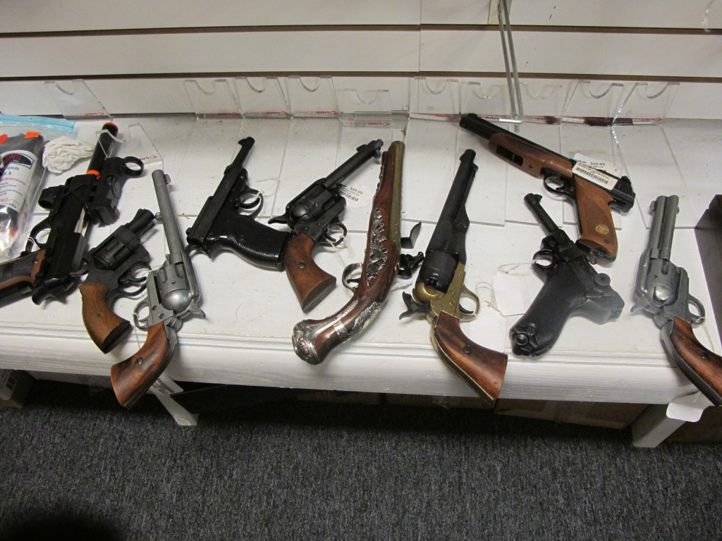 true-gun-shop_07.jpg