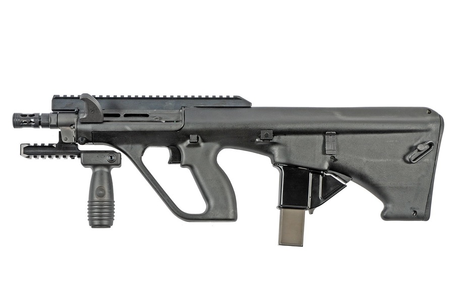 Steyr-AUG-A3-9x21-01.jpg