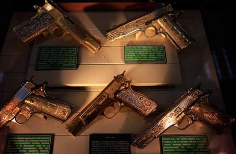 mexican_guns_05.jpg