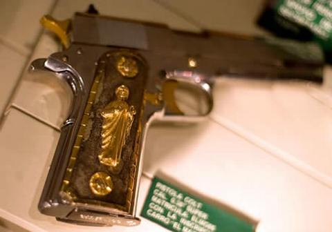 mexican_guns_08.jpg