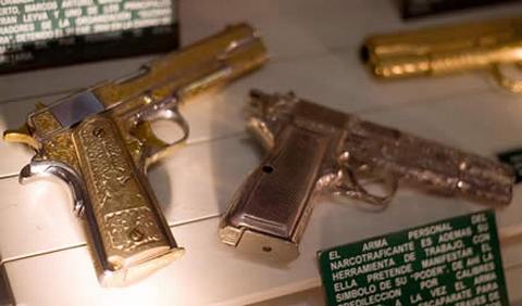 mexican_guns_09.jpg